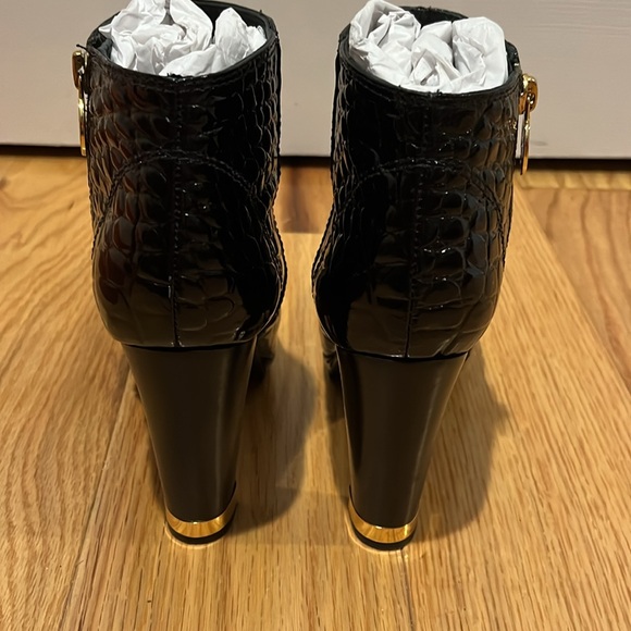 Tory Burch Leigh Black Patent Leather Croc Quilted Bootie Gold Hardware 7.5 - Picture 7 of 15